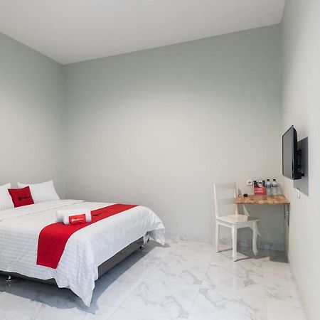 Reddoorz Plus Near Rs Usu Medan 2 Dış mekan fotoğraf