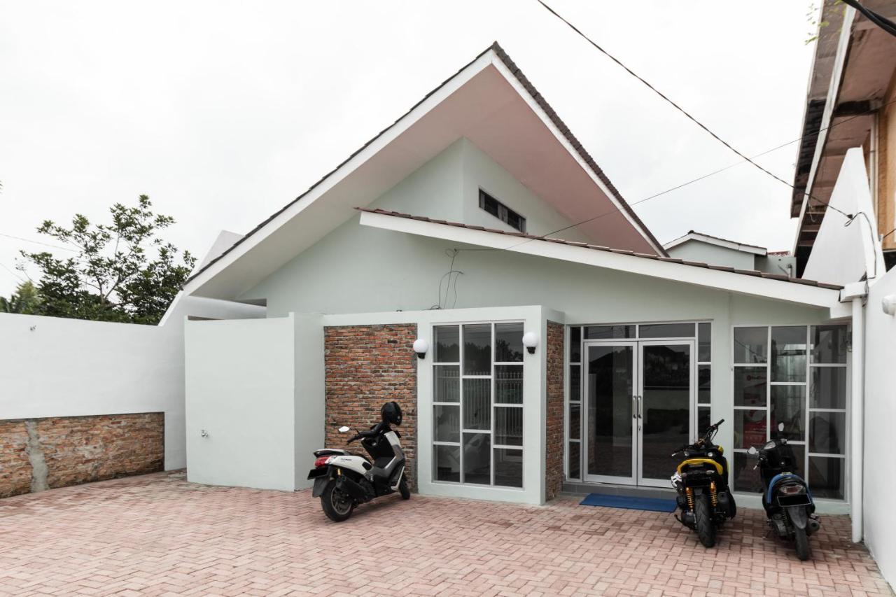 Reddoorz Plus Near Rs Usu Medan 2 Dış mekan fotoğraf