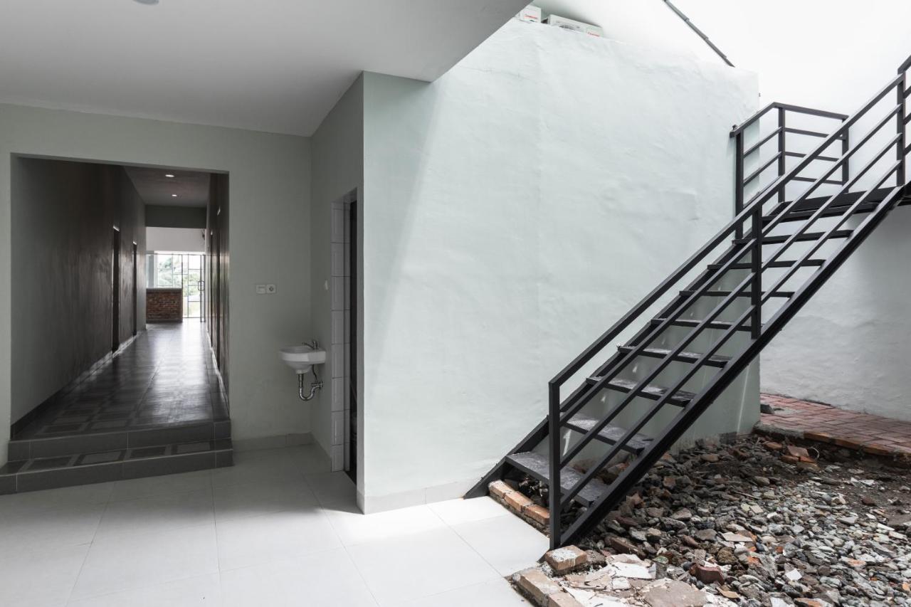 Reddoorz Plus Near Rs Usu Medan 2 Dış mekan fotoğraf