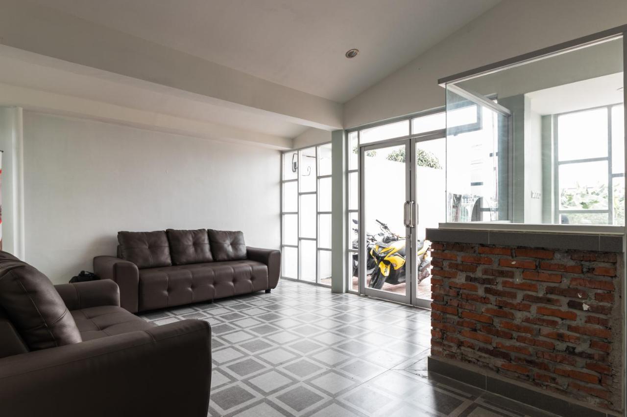 Reddoorz Plus Near Rs Usu Medan 2 Dış mekan fotoğraf