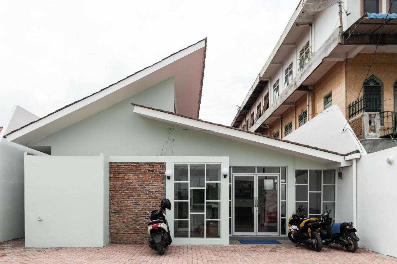 Reddoorz Plus Near Rs Usu Medan 2 Dış mekan fotoğraf